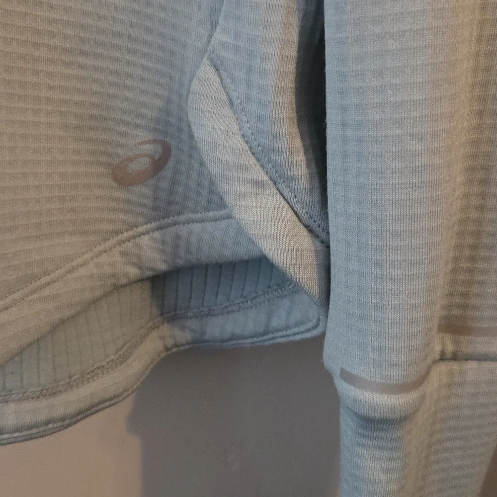 NWT ASICS Half Zip Size Large - Picture 5 of 9